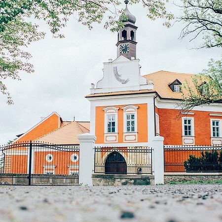 Savoia Castle Guest House Škvorec Екстериор снимка