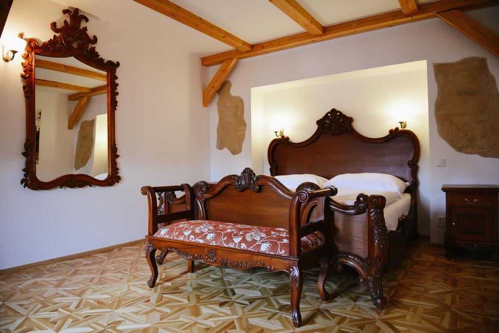 Savoia Castle Guest House Škvorec Екстериор снимка